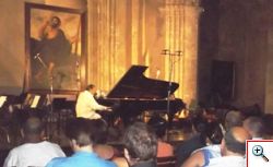 Frank_Fernandez_anniversary_concert_Cuban_radio