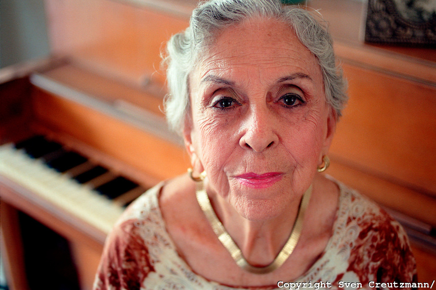 Esther Borja, the damsel of Cuban Radio