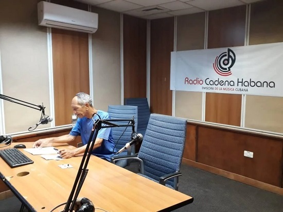 Resonance breaks the routine in Radio Cadena Habana