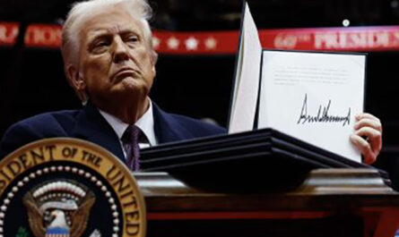Donald Trump revokes the removal of Cuba from the list of state sponsors of terrorism